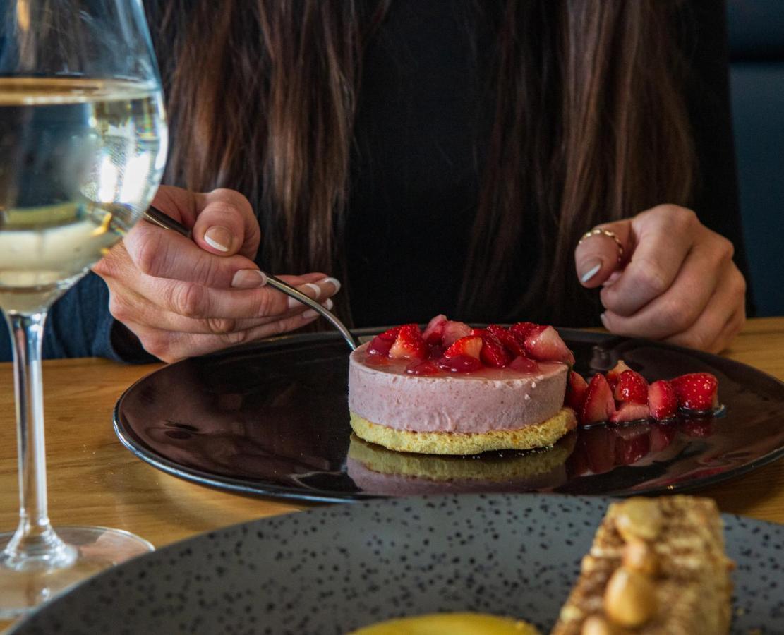 The Brudenell Hotel Алдебург Екстериор снимка